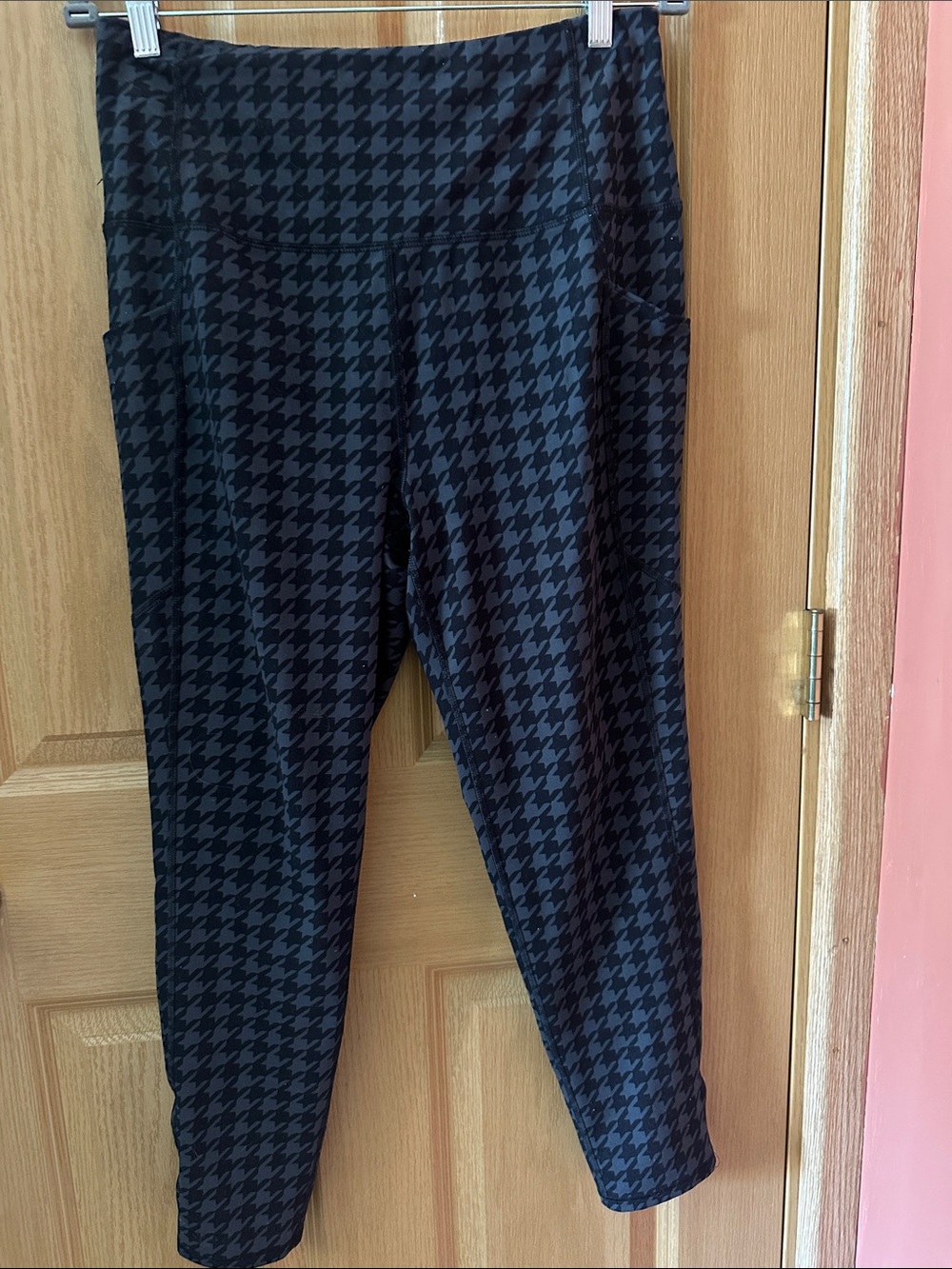 MTA Sport Black & Charcoal Houndstooth Leggings